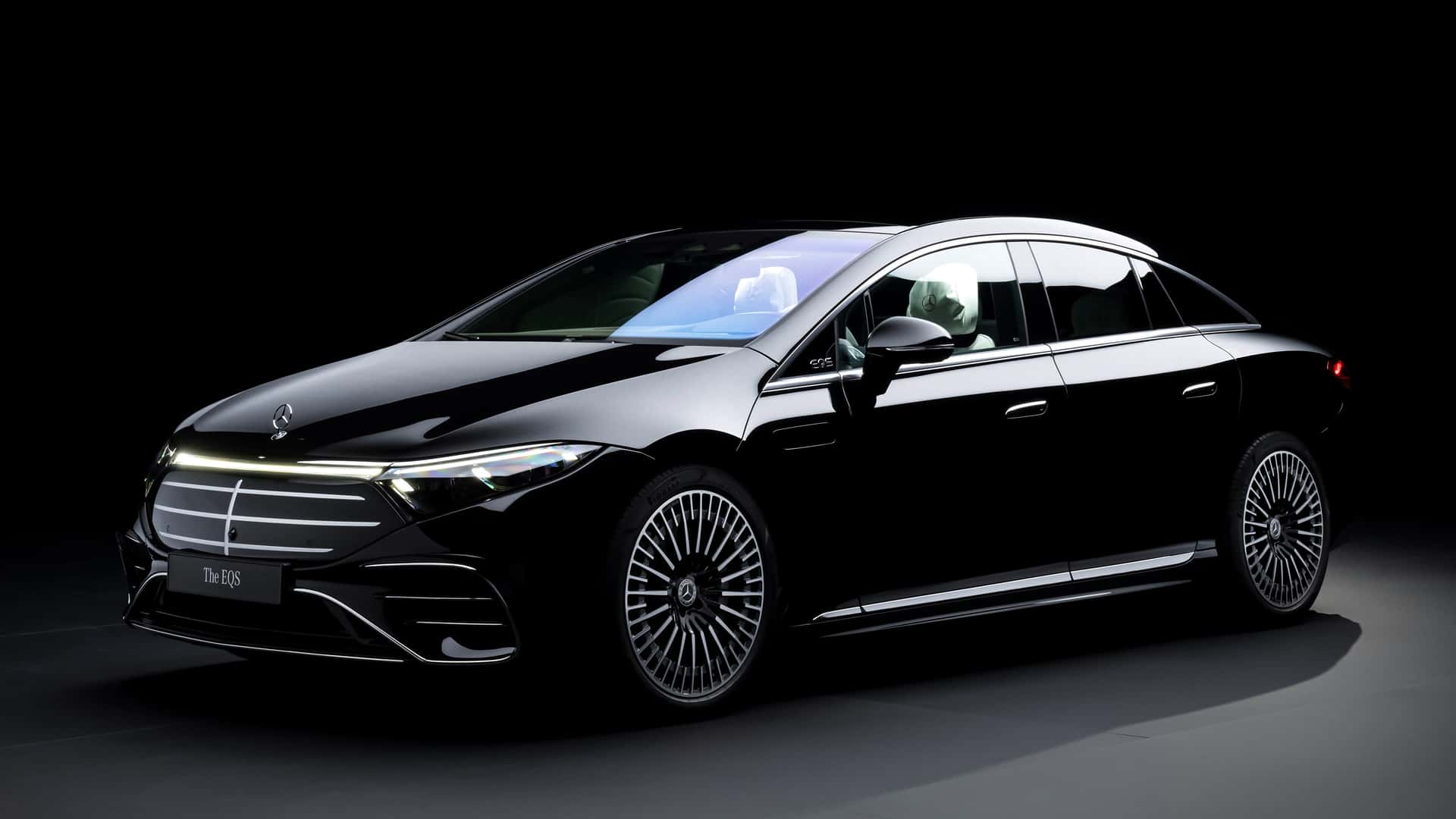 Mercedes-EQS Sora 시네마틱 광고와 Audi e-tron Runway Gen-3 캠페인이 증명한 것: 프리미엄 자동차 브랜드가 AI 영상 생성으로 스튜디오 없이 할리우드급 비주얼 완성하며 럭셔리 브랜드 인지도 720% 증폭시킨 2025년 제로 로케이션 프로덕션 혁명